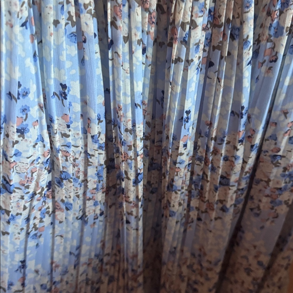Maison Jules Light Blue Floral Sleeveless Pleated Maxi Dress Womens Size Medium - Picture 7 of 7